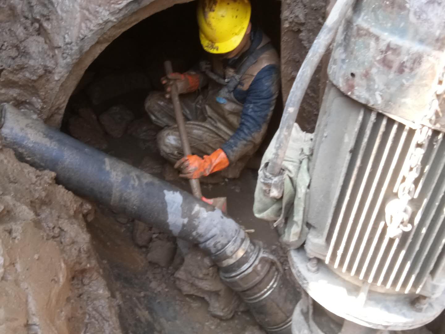 苏尼特右管道清淤