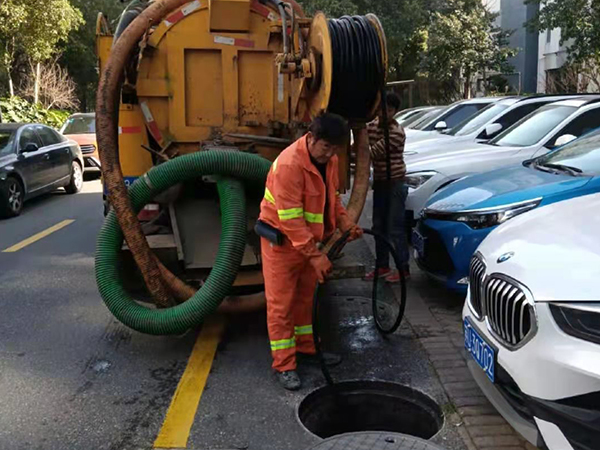 苏尼特右排污管道清淤