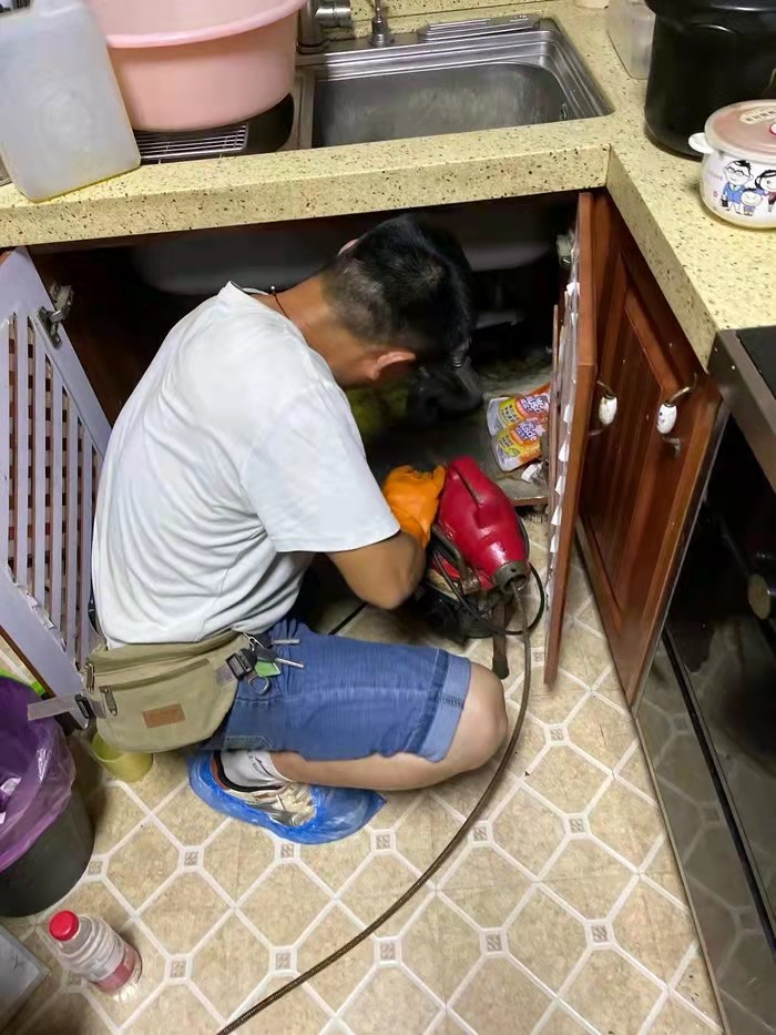 苏尼特右通下水道